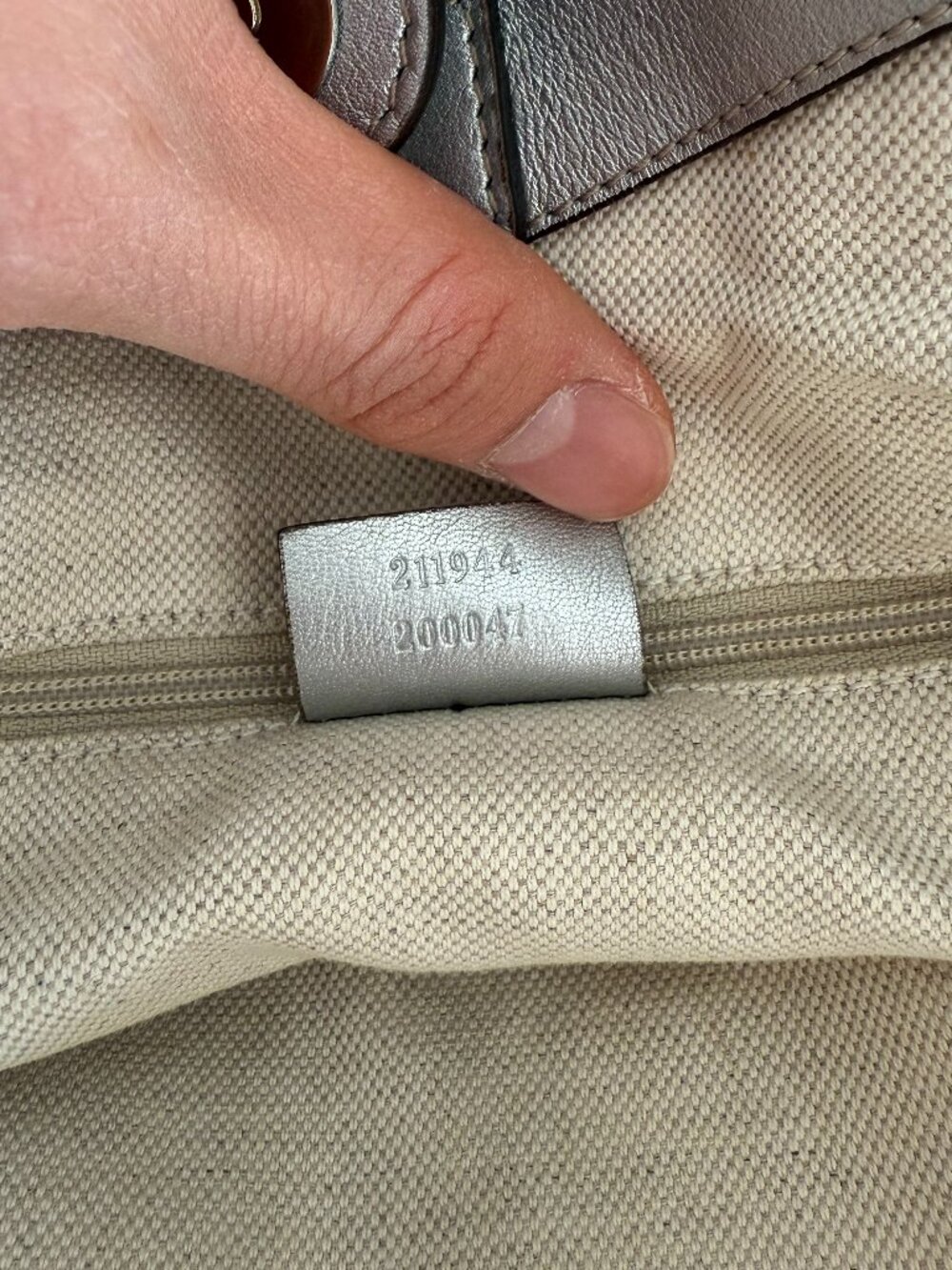 Gucci Guccissima Sukey Medium Tote Metallic Grey - Picture 8 of 10